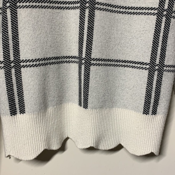 Market & Spruce Windowpane Graphic Scalloped Sweater, S - Picture 3 of 8